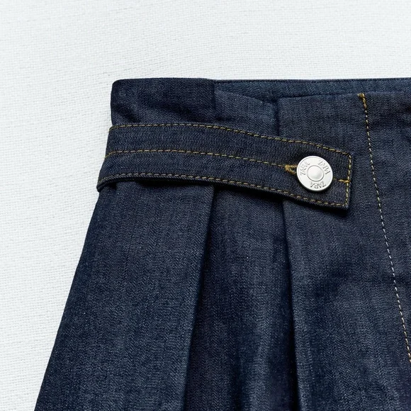 Mood - Picture 4 of 6